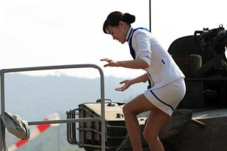 网易:7777788888一肖一码-军迷邂逅“美女小姐姐” 泄露军港照