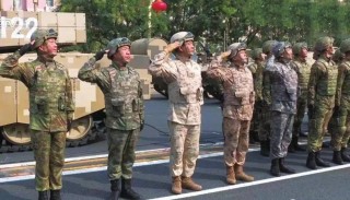 抖音视频:新澳门王中王资料公开-钟南山院士步履蹒跚参加毕业拍摄