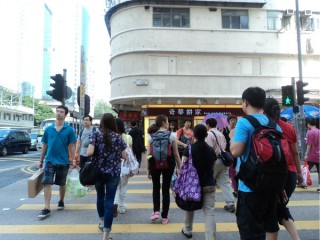 知乎：香港免费三中三重一组-导游怎么赚钱