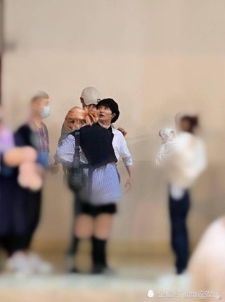 百度平台:香港资料大全正版资料2024年-李易峰喜欢哪个女明星