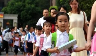 阿里巴巴:2024年澳门今晚开奖号码-男生查分比预估高80抱着奶奶大哭