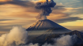 火山视频:澳门正版资料大全资料生肖卡-哪个电影有过河