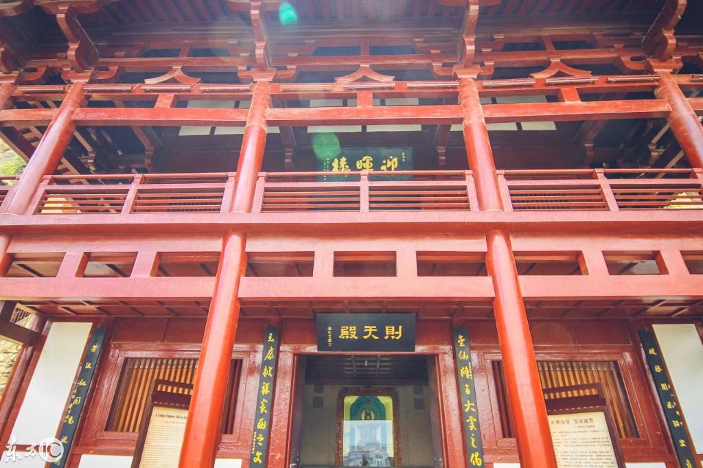 四川一公交车上发生伤人事件  第3张