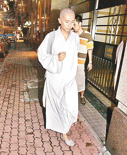 火山视频:澳门4949彩论坛高手-《玫瑰的故事》方协文婚后两幅面孔  第3张