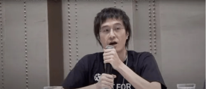 抖音视频:香港二四六开奖资料大全2022年-贾冰《爸爸是外星人》定档父亲节  第1张