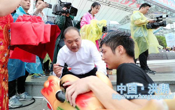 网易:王中王一肖一特一中-喊话不拿冠军游回去的龙舟队出局了  第1张