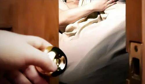 微博:澳门一码一肖一特一中2024年-女子在家被人刺死 嫌犯当保安面行凶  第2张