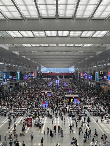 阿里巴巴:香港一肖一码100%中-上海火车站怎么去外滩  第2张