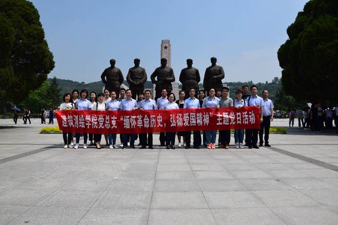 百家号:新澳门彩4949最新开奖记录-祖国人患上精神分裂《黑袍纠察队4》  第1张