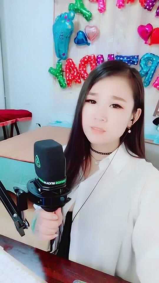 抖音视频:老澳六开彩开奖号码记录-在漫天风沙里望着你远去是什么歌  第2张