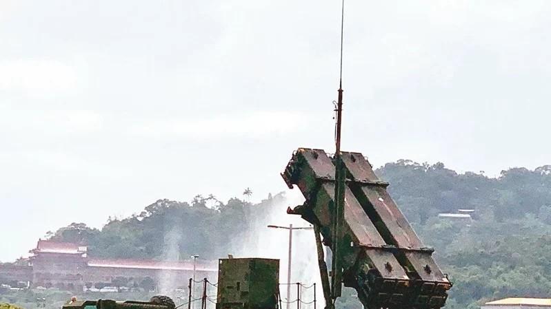 搜狐订阅：澳门今日闲情免费资料-台媒:解放军42机舰“270度”围台岛  第1张